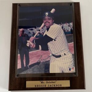 New York Yankees Reggie Jackson Signed and Mounted 8x10 Photo